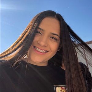 Meet your Posher, Ana